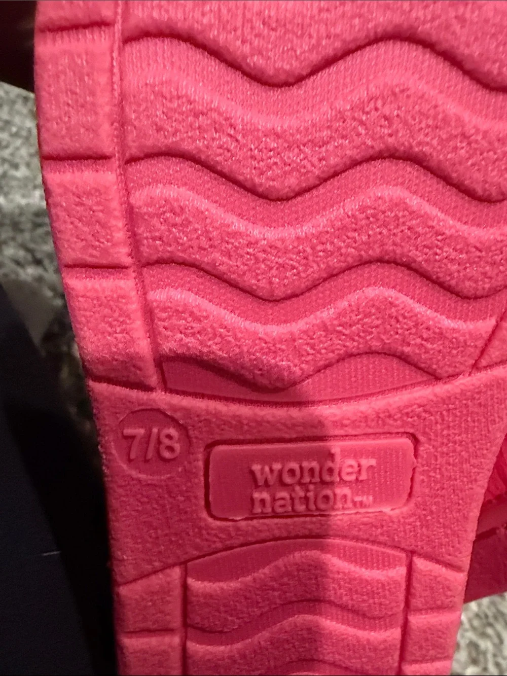 wonder nation Hot Pink Quilted I Slip-On Kids Slippers 7/8 (never worn)
